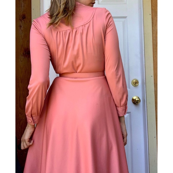 70’s Vintage Peach Pink Collared Button Up Dress - Picture 6 of 10